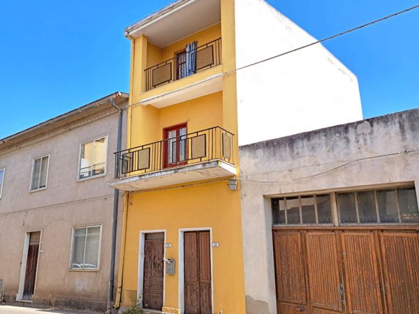 casa indipendente in vendita a Sanluri
