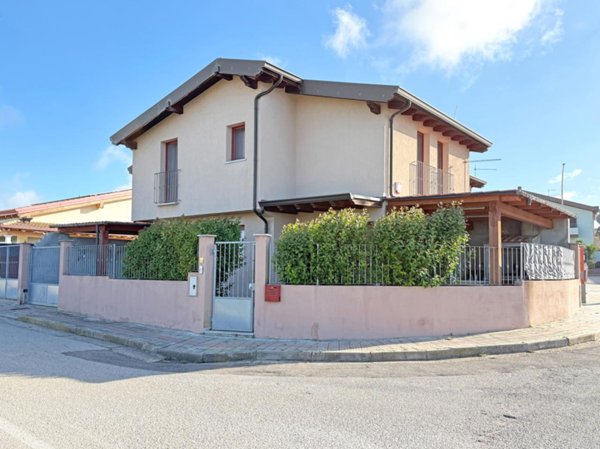 casa indipendente in vendita a Sanluri in zona Sanluri Stato