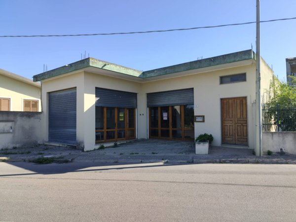 locale commerciale in vendita a Sanluri in zona Sanluri Stato
