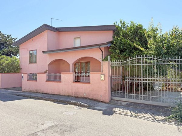 casa indipendente in vendita a Sanluri in zona Sanluri Stato