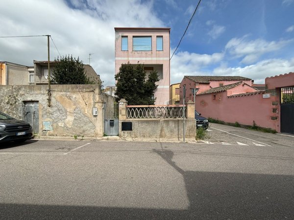 casa indipendente in vendita a Sanluri in zona Sanluri Stato