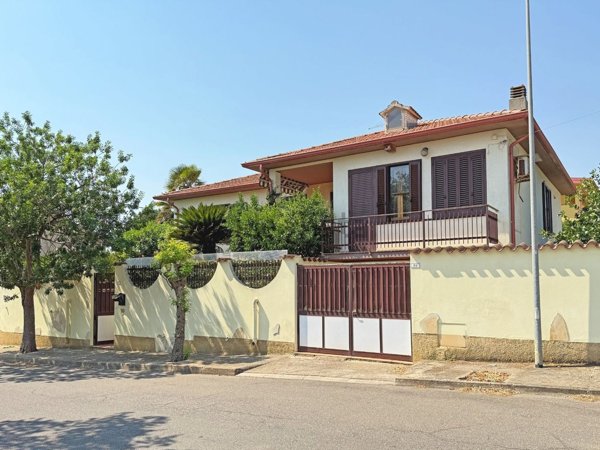 casa indipendente in vendita a Sanluri in zona Sanluri Stato