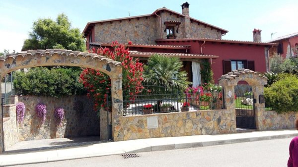 casa indipendente in vendita a Santadi