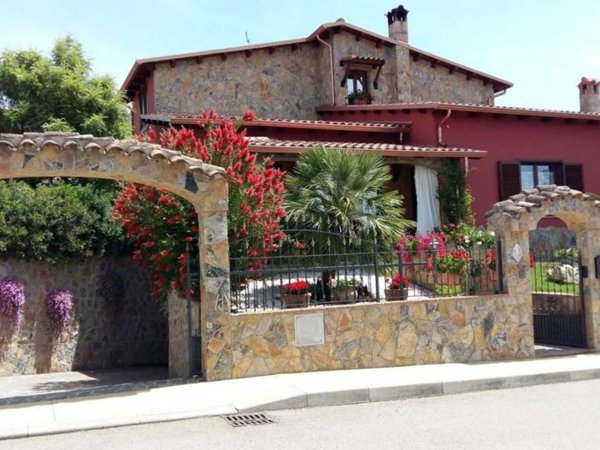 casa indipendente in vendita a Santadi