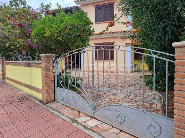 casa indipendente in vendita a Sant'Anna Arresi in zona Porto Pino