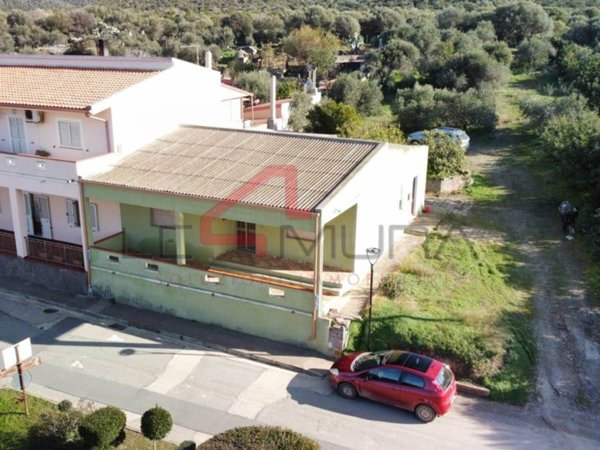casa indipendente in vendita a Sant'Anna Arresi in zona Porto Pino