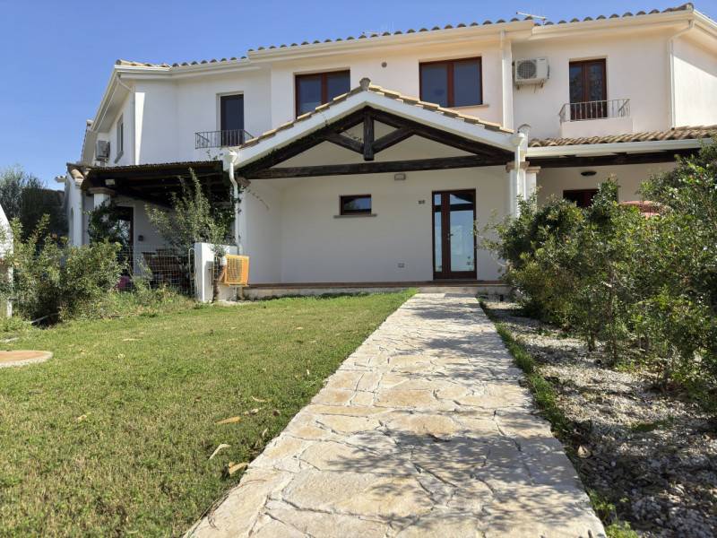 casa indipendente in vendita a Sant'Anna Arresi in zona Porto Pino