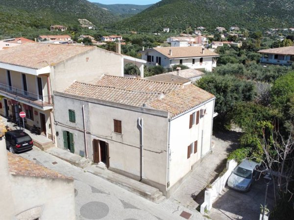 casa semindipendente in vendita a Sant'Anna Arresi in zona Porto Pino