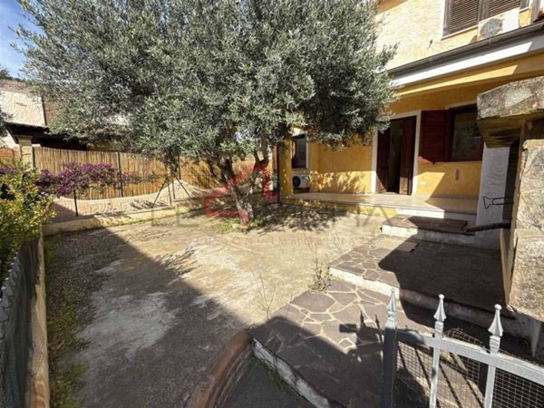 appartamento in vendita a Sant'Anna Arresi in zona Is Pillonis