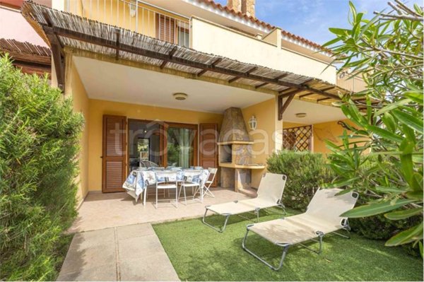 casa indipendente in vendita a Sant'Anna Arresi in zona Porto Pino