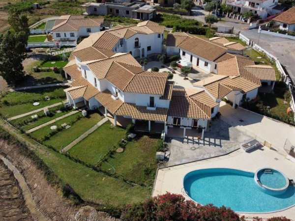 casa indipendente in vendita a Sant'Anna Arresi in zona Porto Pino
