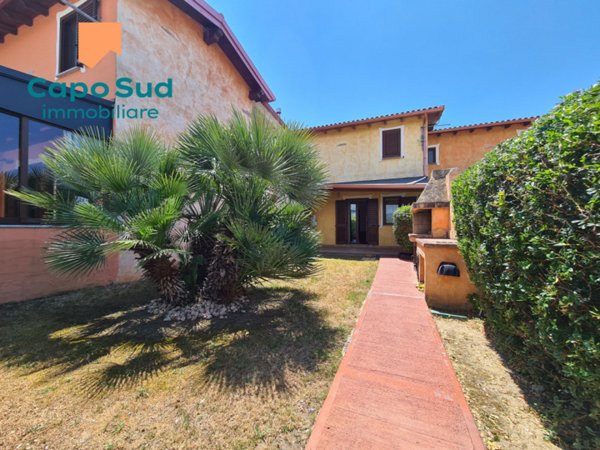 casa indipendente in vendita a Sant'Anna Arresi in zona Porto Pino