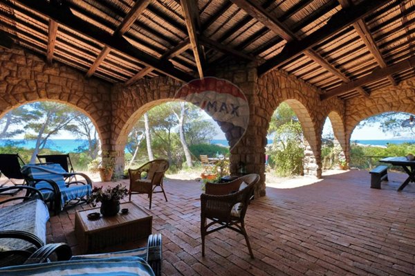 casa indipendente in vendita a Sant'Anna Arresi in zona Porto Pino