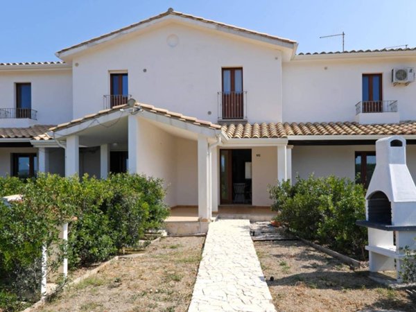casa indipendente in vendita a Sant'Anna Arresi in zona Porto Pino