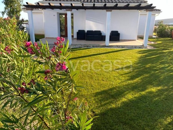 casa indipendente in vendita a Sant'Anna Arresi in zona Porto Pino