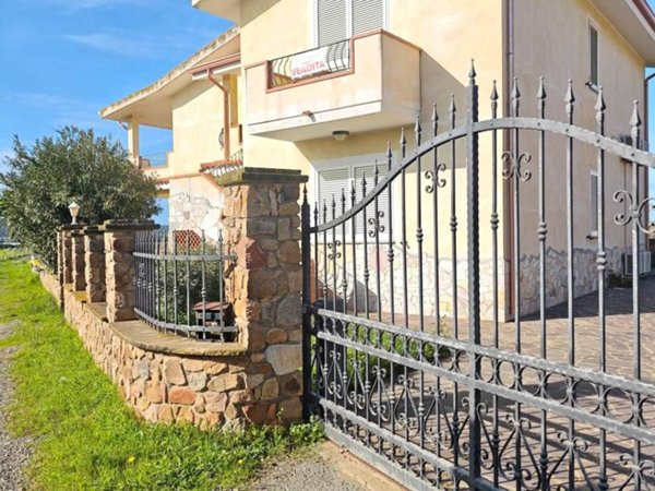 casa indipendente in vendita a Sant'Anna Arresi in zona Porto Pino