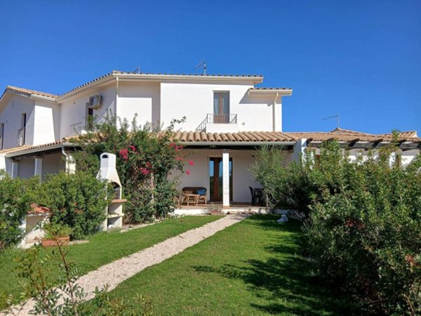 casa indipendente in vendita a Sant'Anna Arresi in zona Porto Pino