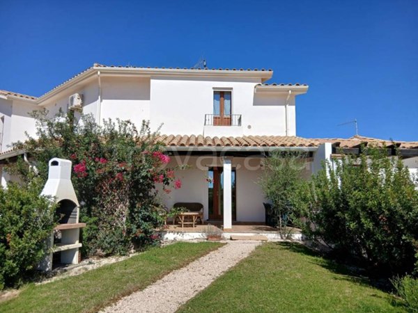 casa indipendente in vendita a Sant'Anna Arresi in zona Porto Pino