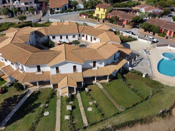 casa indipendente in vendita a Sant'Anna Arresi in zona Porto Pino