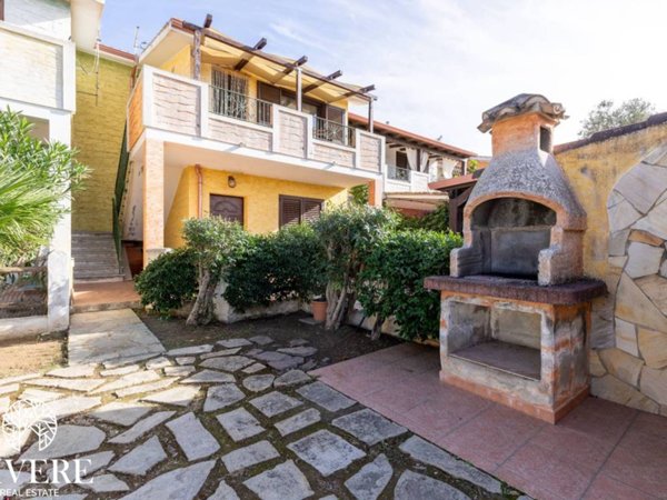 appartamento in vendita a Sant'Anna Arresi in zona Is Pillonis