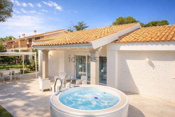 casa indipendente in vendita a Sant'Anna Arresi in zona Porto Pino