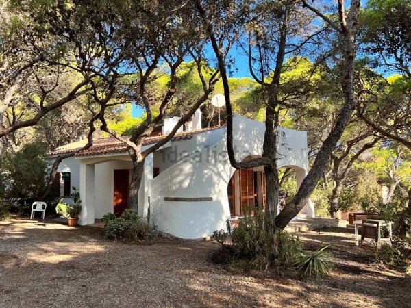 casa indipendente in vendita a Sant'Anna Arresi in zona Porto Pino
