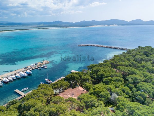 casa indipendente in vendita a Sant'Anna Arresi in zona Porto Pino
