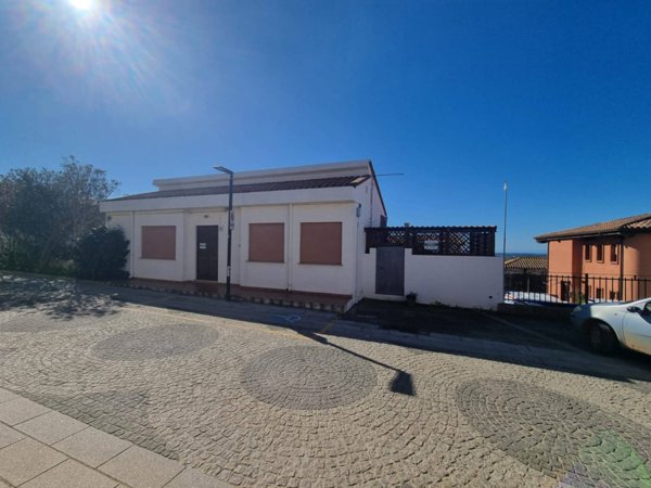 casa indipendente in vendita a Sant'Anna Arresi in zona Porto Pino