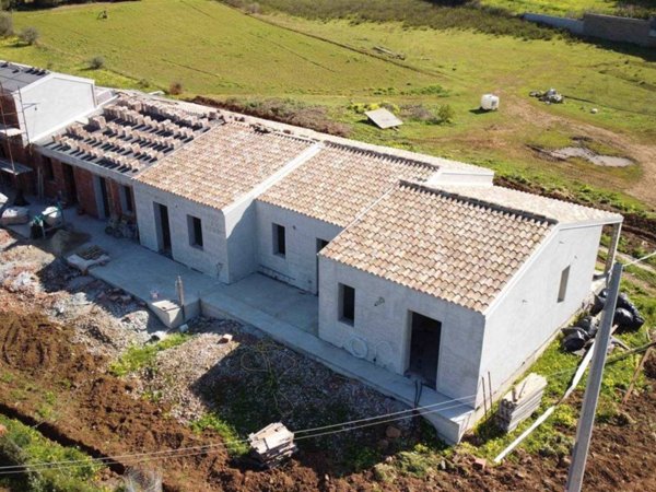 casa indipendente in vendita a Sant'Anna Arresi in zona Is Pillonis
