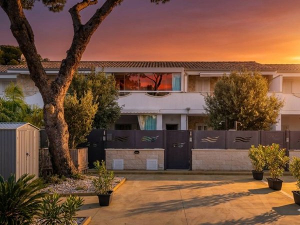 casa indipendente in vendita a Sant'Anna Arresi in zona Porto Pino