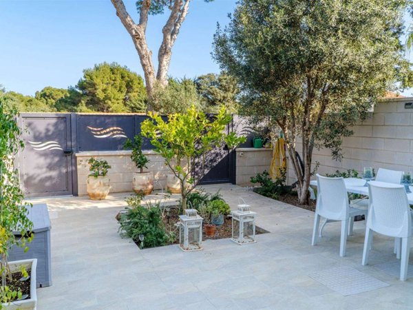 casa indipendente in vendita a Sant'Anna Arresi in zona Porto Pino