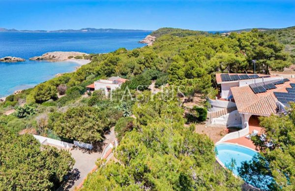 casa indipendente in vendita a Sant'Anna Arresi in zona Porto Pino