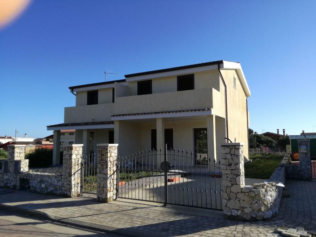 casa indipendente in vendita a Sant'Anna Arresi in zona Porto Pino