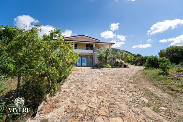 casa indipendente in vendita a Sant'Anna Arresi in zona Porto Pino
