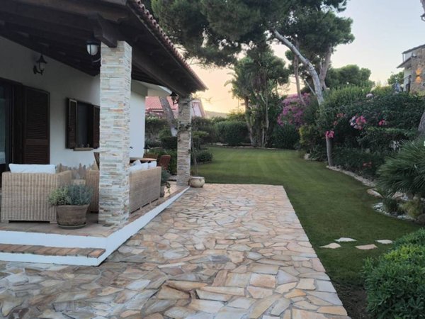 casa indipendente in vendita a Sant'Anna Arresi in zona Porto Pino