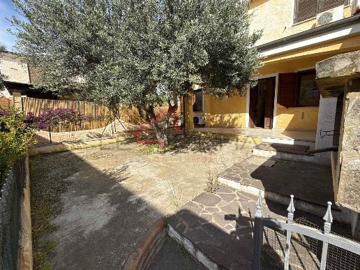 appartamento in vendita a Sant'Anna Arresi in zona Is Pillonis