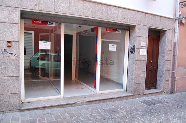 locale commerciale in vendita a Sant'Antioco