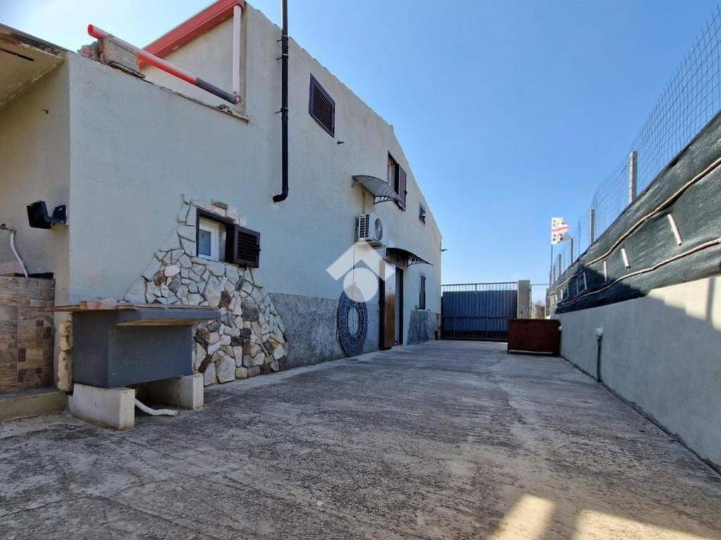 casa indipendente in vendita a Sant'Antioco