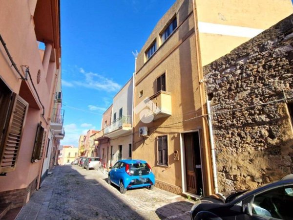 casa indipendente in vendita a Sant'Antioco