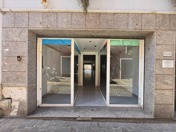 negozio in vendita a Sant'Antioco