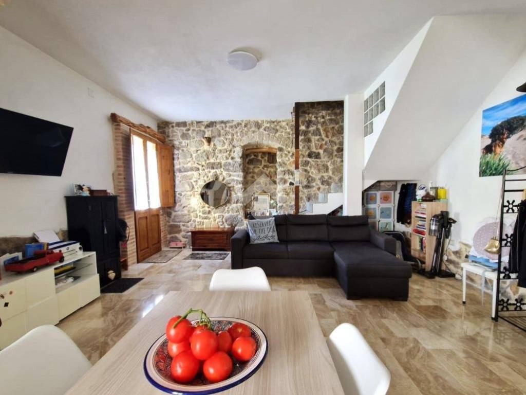 casa indipendente in vendita a Sant'Antioco