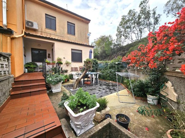 casa indipendente in vendita a Sant'Antioco