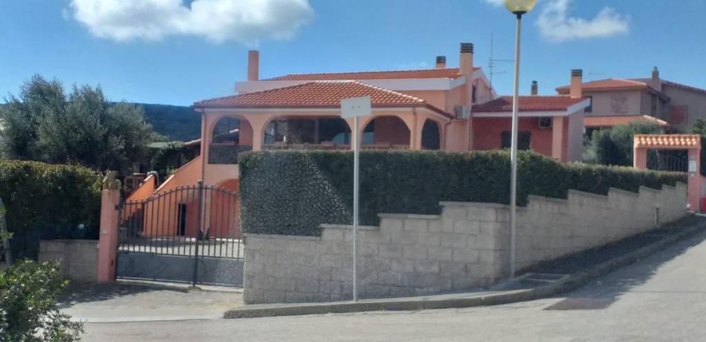 casa indipendente in vendita a Sant'Antioco