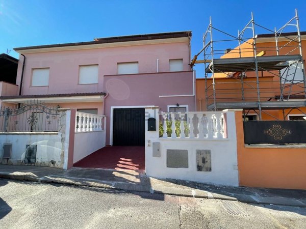 casa indipendente in vendita a Sant'Antioco