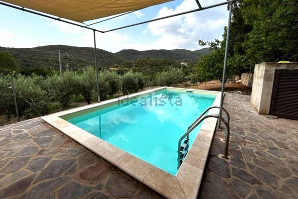 casa indipendente in vendita a Sant'Antioco