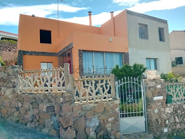 casa indipendente in vendita a Sant'Antioco