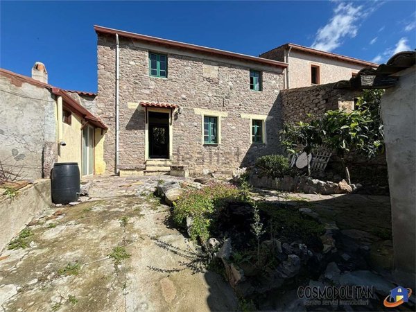 casa indipendente in vendita a Sardara