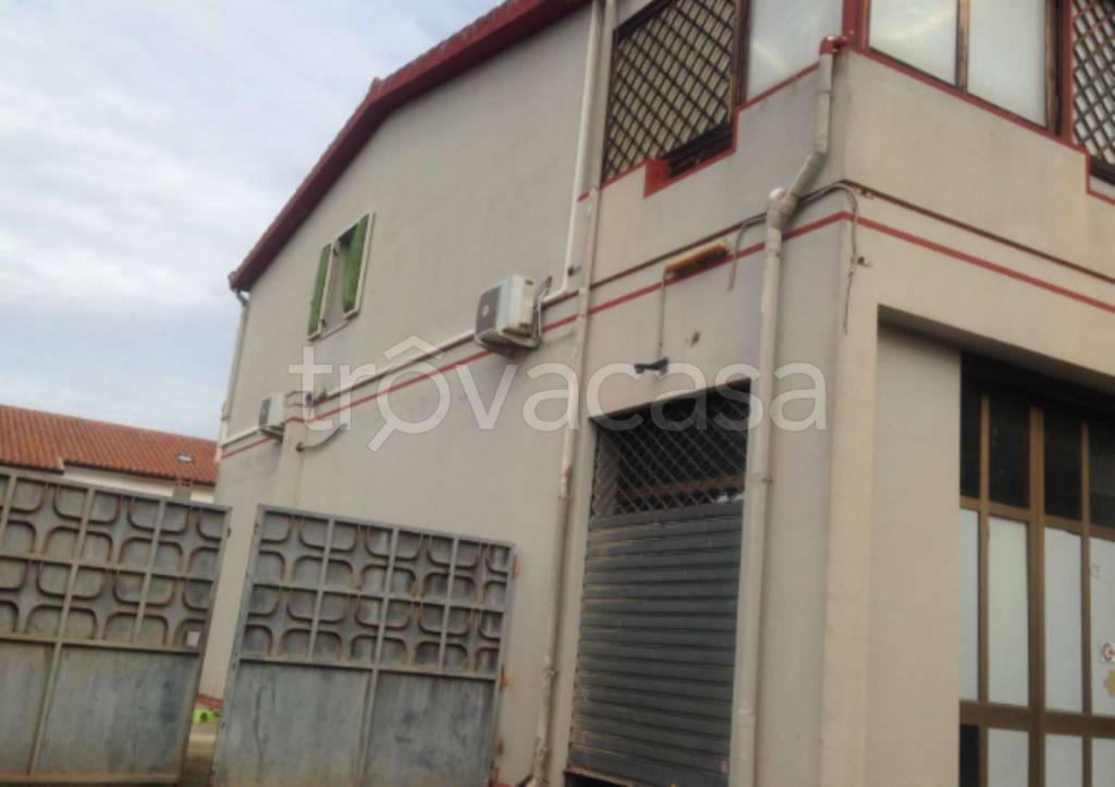 negozio in vendita a Sardara