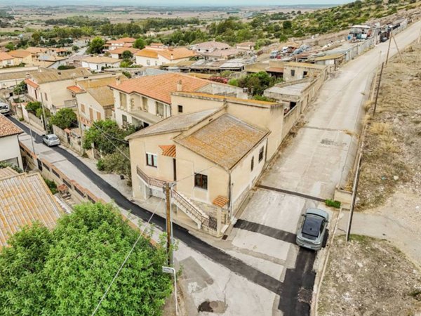 casa indipendente in vendita a Sardara