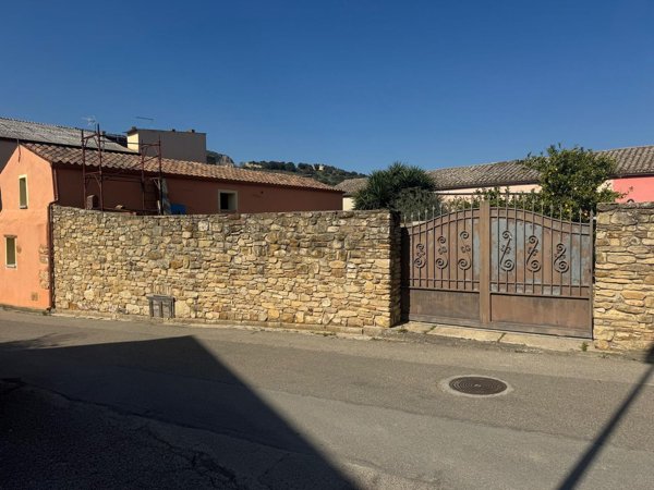 casa indipendente in vendita a Segariu